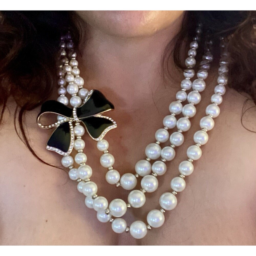 Bebe Faux Pearl Necklace 3 Strand Black Enamel Rhinestone Bow Statement Gold